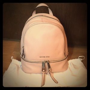 MICHAEL KORS Small Ballet Rhea Backpack